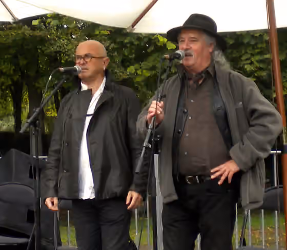 Kan ha diskan — Yann-Fañch Kemener et Erik Marchand au festival d'Île-de-France à Villarceaux le 4 septembre 2011