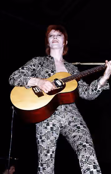 Glam rock — David Bowie - Newcastle upon Tyne - City Hall - 1972.