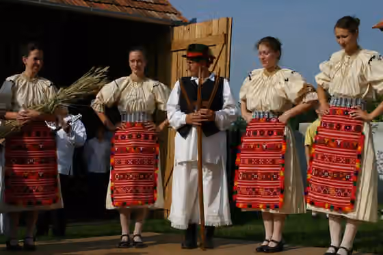 Croats of Hungary — Fertőhomoki horvát népviselet