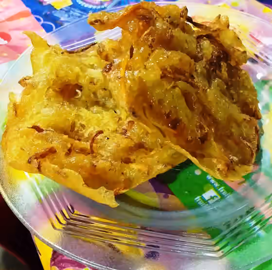 bakwan — Bakwan merupakan makanan gorengan yang terbuat dari sayur-sayuran dan tepung terigu yang banyak ditemukan di berbagai tempat di Indonesia.