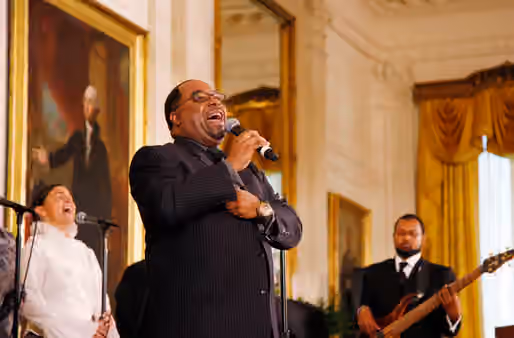 Musik gospel — Kurt Carr and the Kurt Carr Singers perform for President George W.