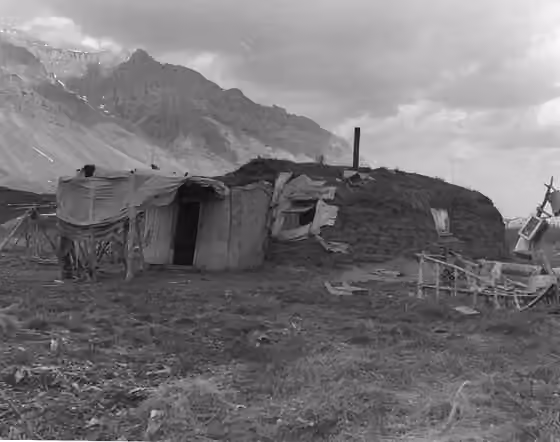 Nunamiut — Village of Anaktuvuk Pass in 1957.