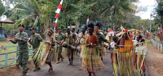Suku Kanum — Kanum people with Indonesian Armed Forces frontier force celebrating International Day of the World's Indigenous Peoples in Merauke