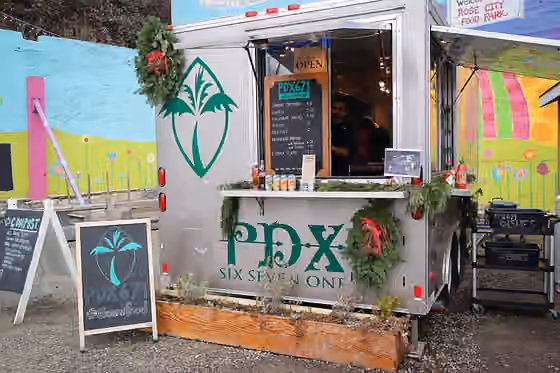 PDX671 — PDX671 food cart at Rose City pod in Portland, Oregon