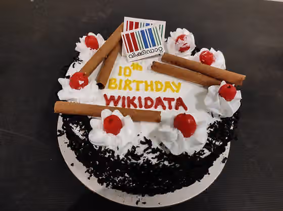 Kue ulang tahun — Wikidata's 10th birthday celebration cake Kerala