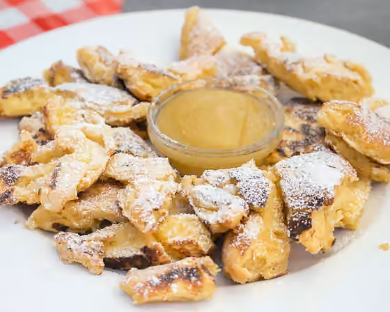 Alpine cuisine — "Kaiserschmarrn mit Apfelsoße" at the Edelweisshütte above Sölden, Tyrol
