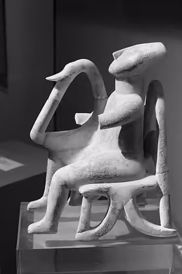 Prehistoric music — The Harpist of Keros.