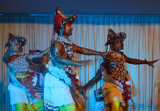 Kandyan dance — Oak- Ray Kadyan Dance à Kandy Sri Lanka .- Asie du Sud , la Ves Natuma est la danse traditionnelle la plus importante de Kandy.
