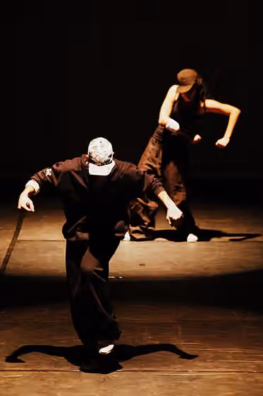 Street dance — Murilo Resende and Patricia Sousa, two street dancers performing at the URBANOS dance contest in Distrito Federal, BR.