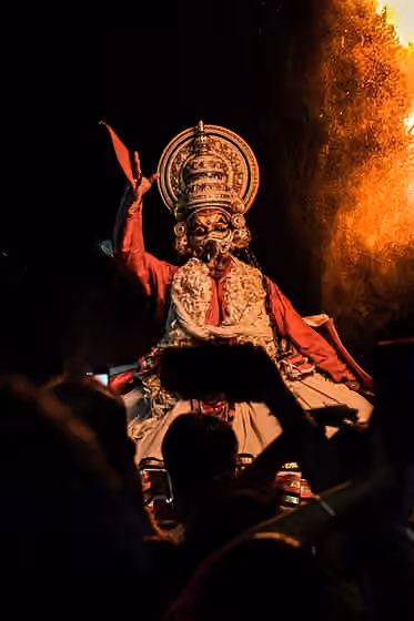 Garudan Thookkam — Garuda Thookkam, Devi sherthrangalil kandu varunna oru kalaarooam