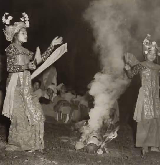 Sacred dance — Sang Hyang dans