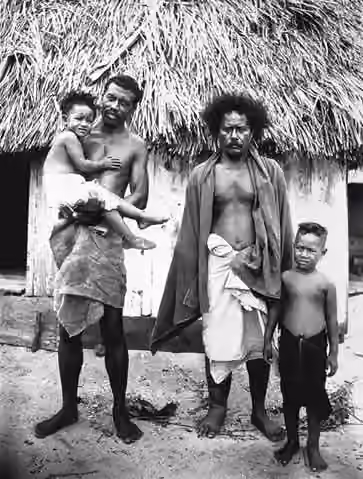 Carolinian people — Carolinian people in 1915
