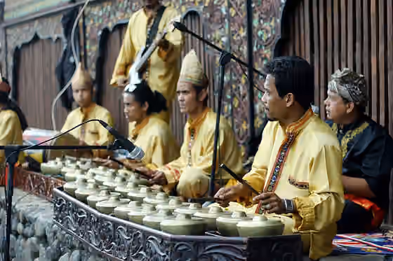 Musik Minang — Talempong is a traditional music instrument from Minangkabau, West Sumatra, Indonesia.