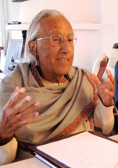 Indians in Spain — Raimon Panikkar in 2007 - Milarupa, Calitjas - Roses - Girona, Spain.