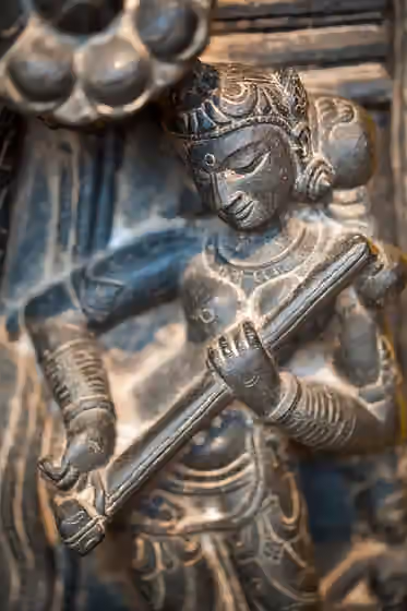 Alapini veena — Alapini vina @ Art Institute of Chicago - detail of black schist of God Vishnu with His Consorts Lakshmi and Sarasvati - Bangladesh or Eastern India, Pala period, 10th-12th century.