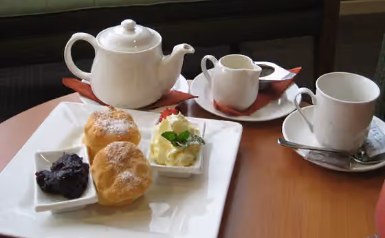 Cuisine of Devon — A photograph that I took of my Devonshire tea .